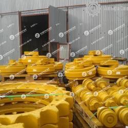 9092400 Каток поддерживающий на экскаватор Hitachi ZX130K